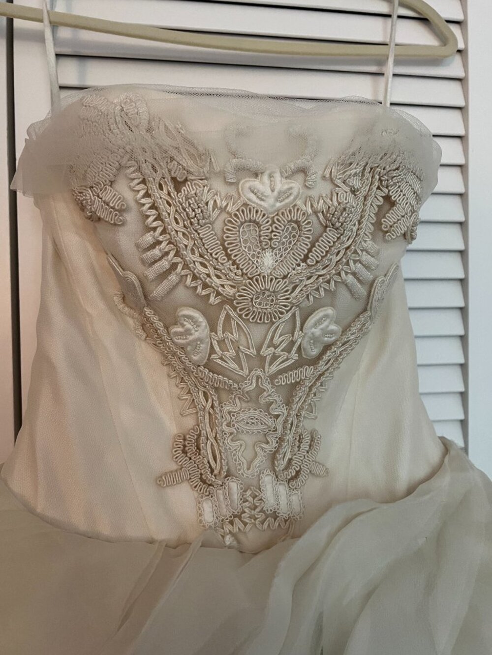 Vera Wang Liesel Wedding Gown - Picture 7 of 13